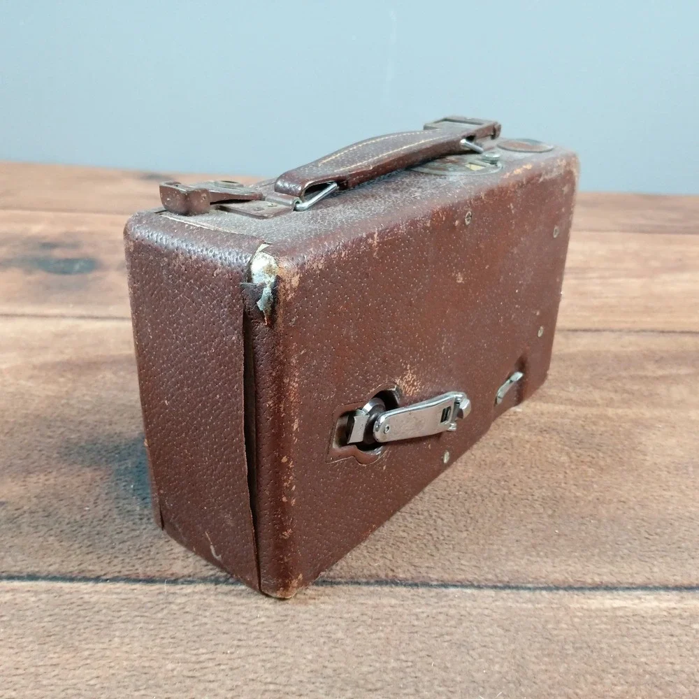 Vintage Eastman Kodak CineKodak Model B 16mm Movie Camera Brown Leather f1.9 Len